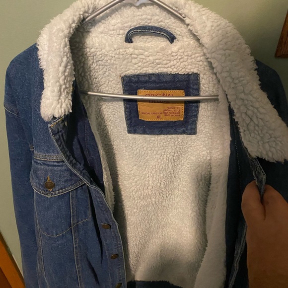 Men’s Jacket - Picture 2 of 4